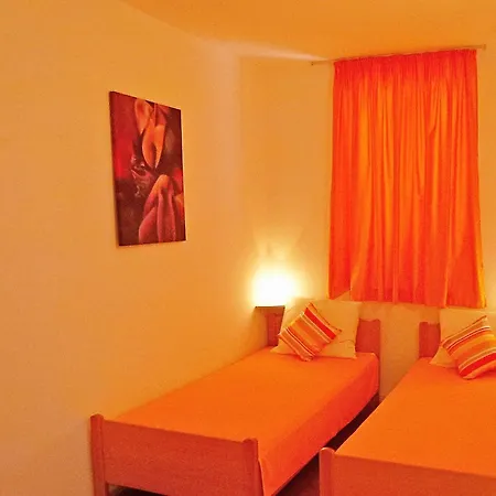 Blanka By El-pi Tours Apartamento Njivice